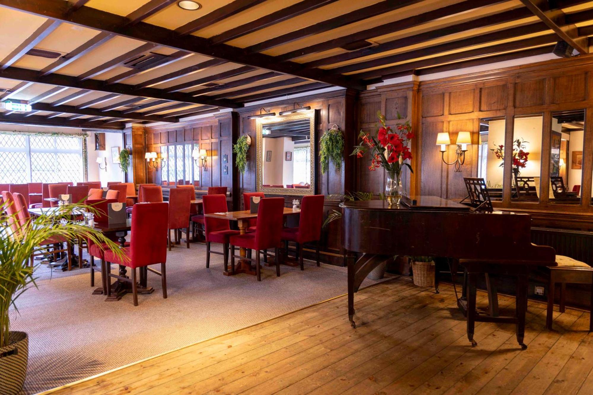 Roebuck By Greene King 3* Forest Row