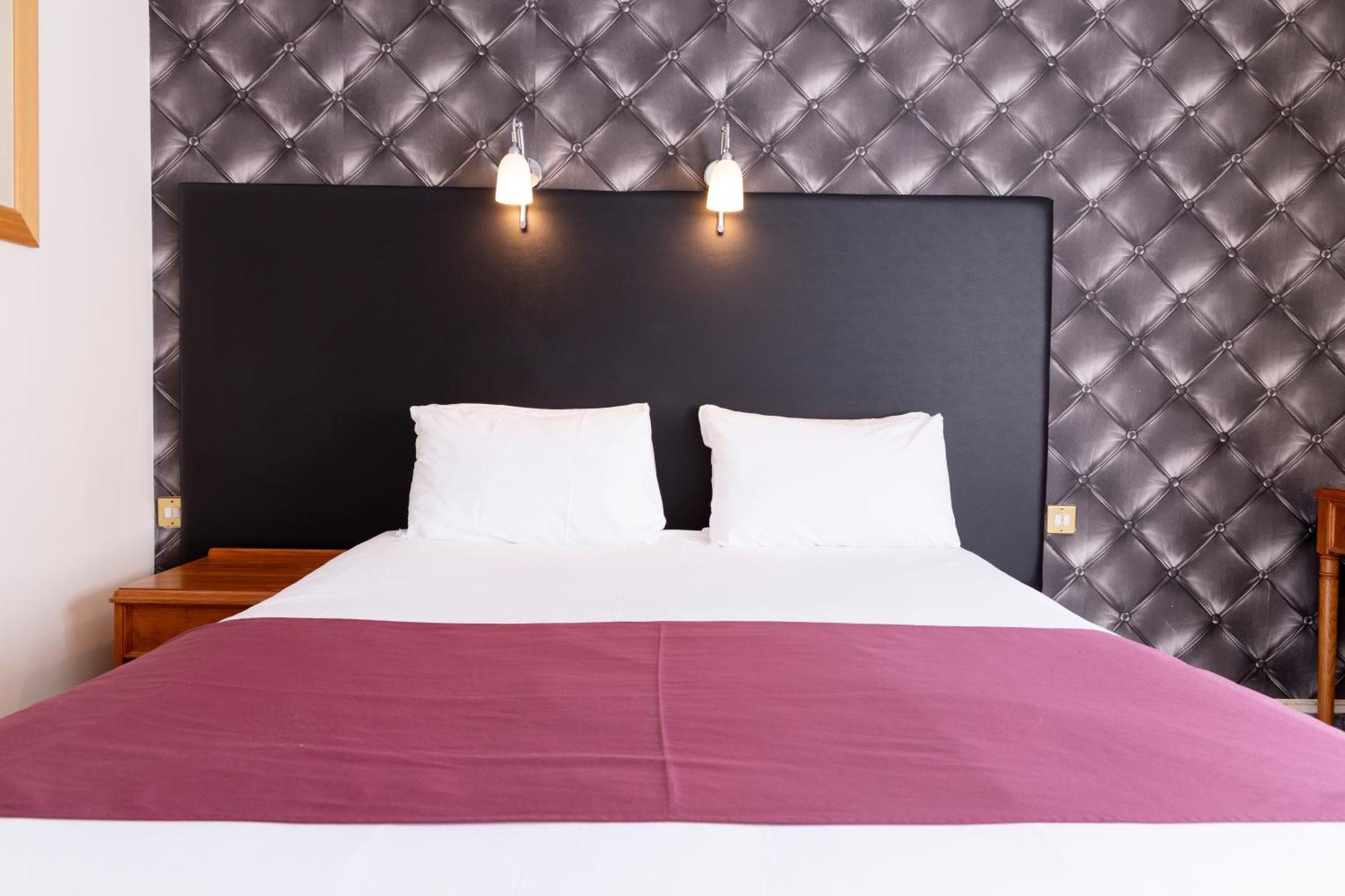 Roebuck By Greene King Hotel Forest Row
