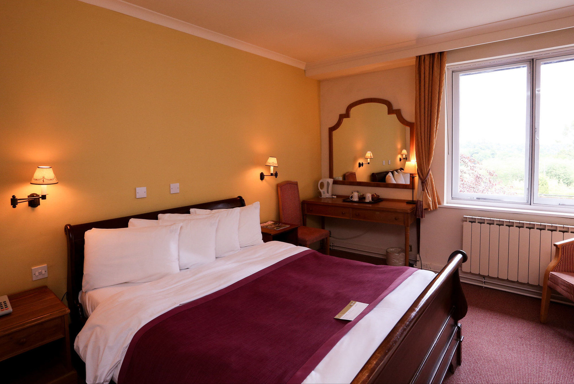 Hotel Roebuck By Greene King Forest Row