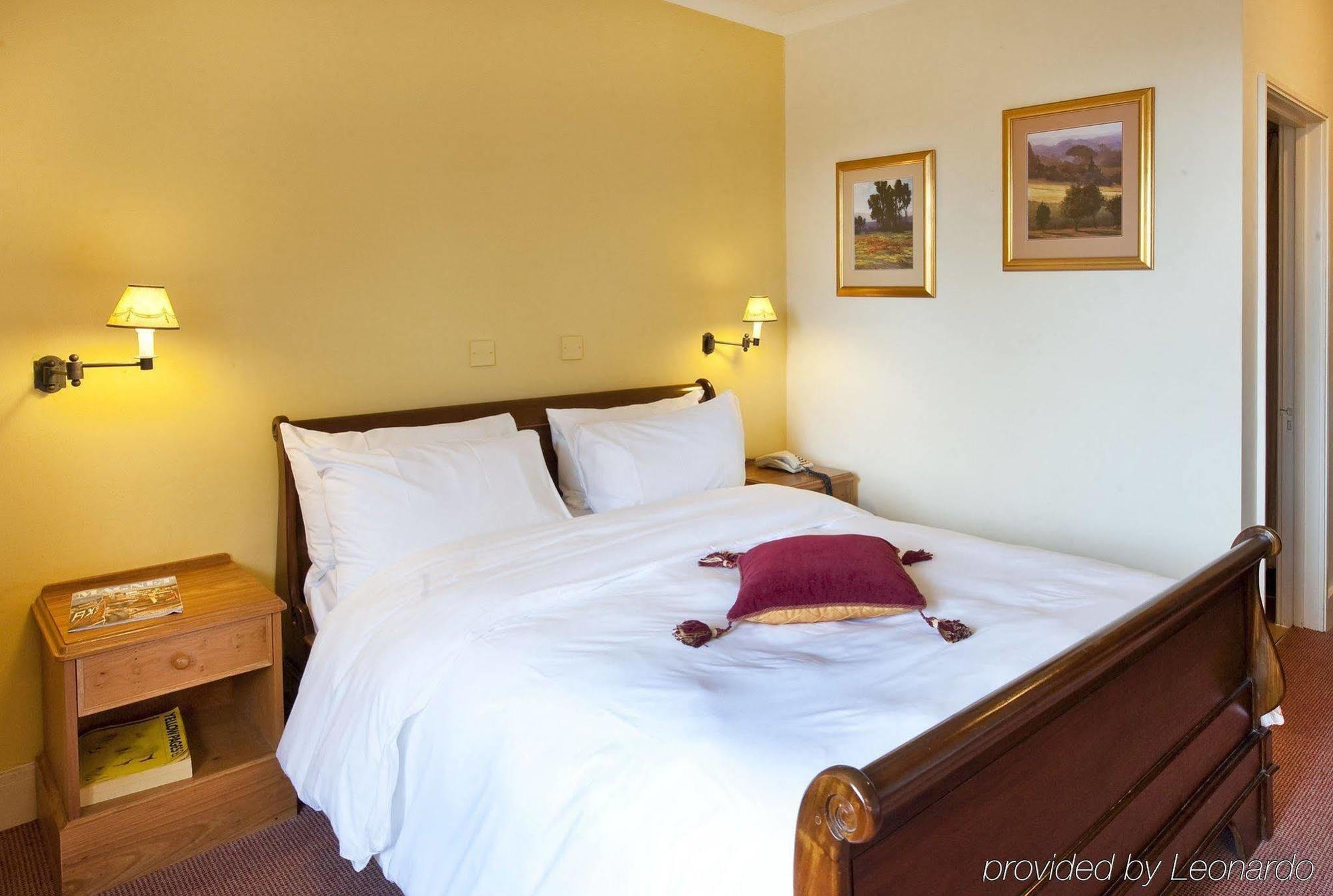 Roebuck By Greene King Hotel